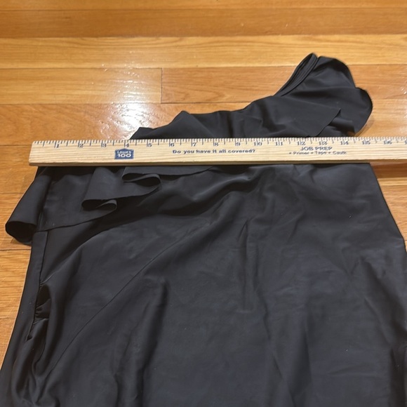 Beach Bump by Motherhood Maternity black one pieces swimsuit size medium. - Picture 3 of 9